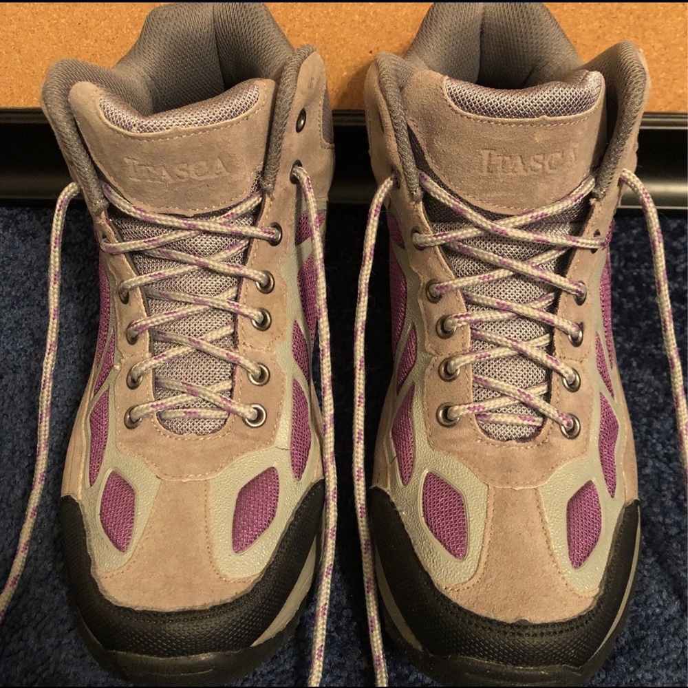 Itasca women’s hiking boots. Size 10.